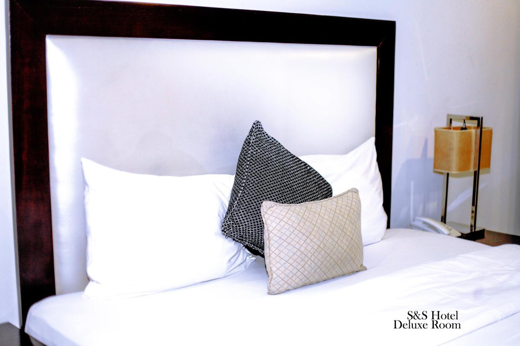 לגוס S & S Hotel & Suites מראה חיצוני תמונה
