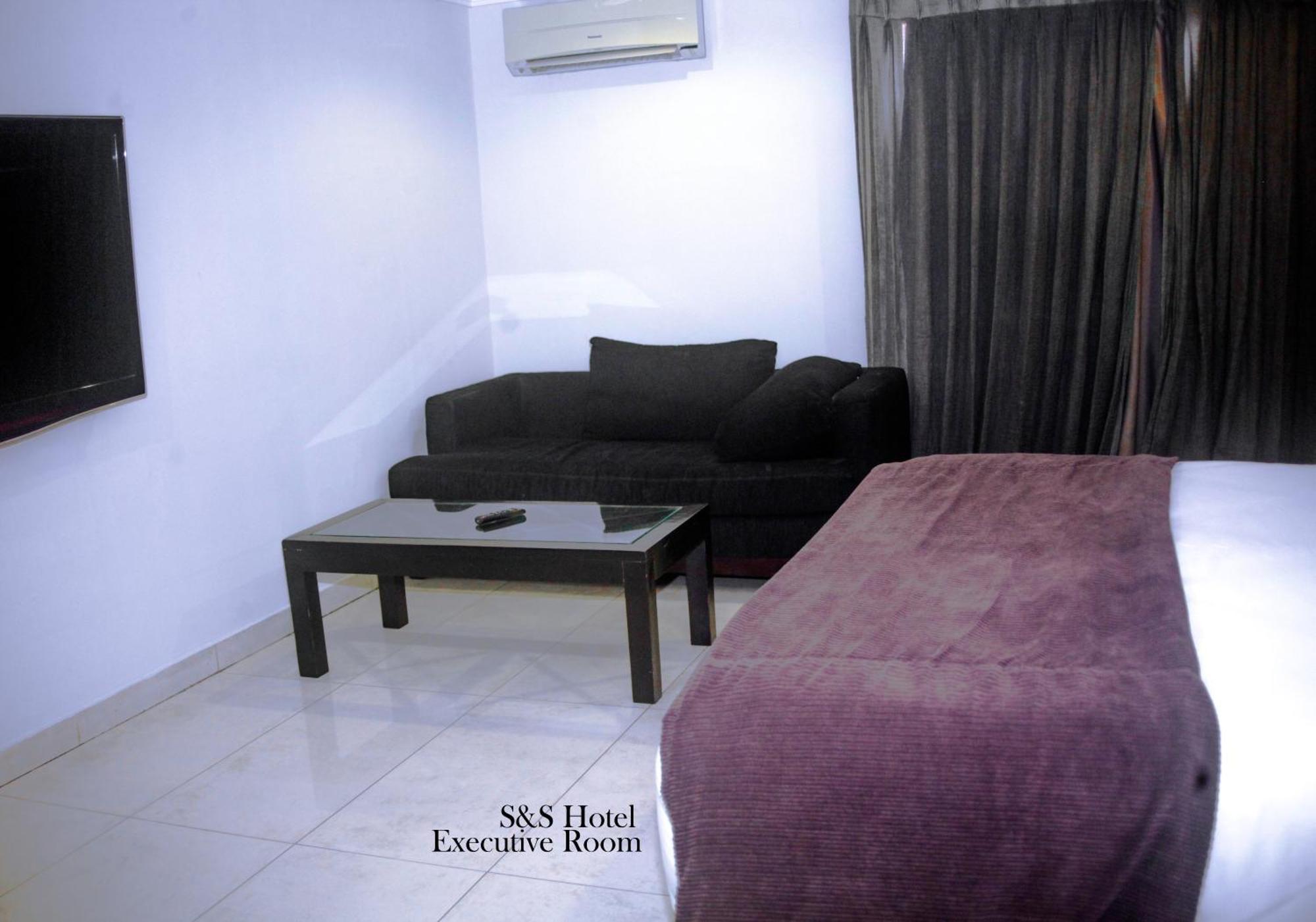 לגוס S & S Hotel & Suites מראה חיצוני תמונה