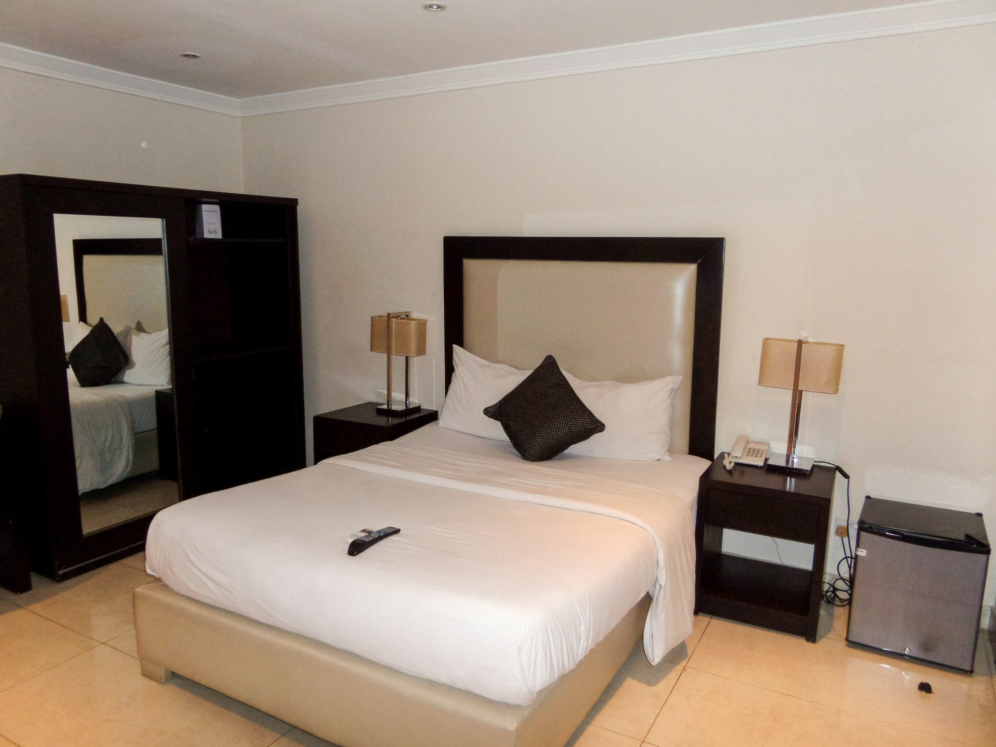 לגוס S & S Hotel & Suites מראה חיצוני תמונה