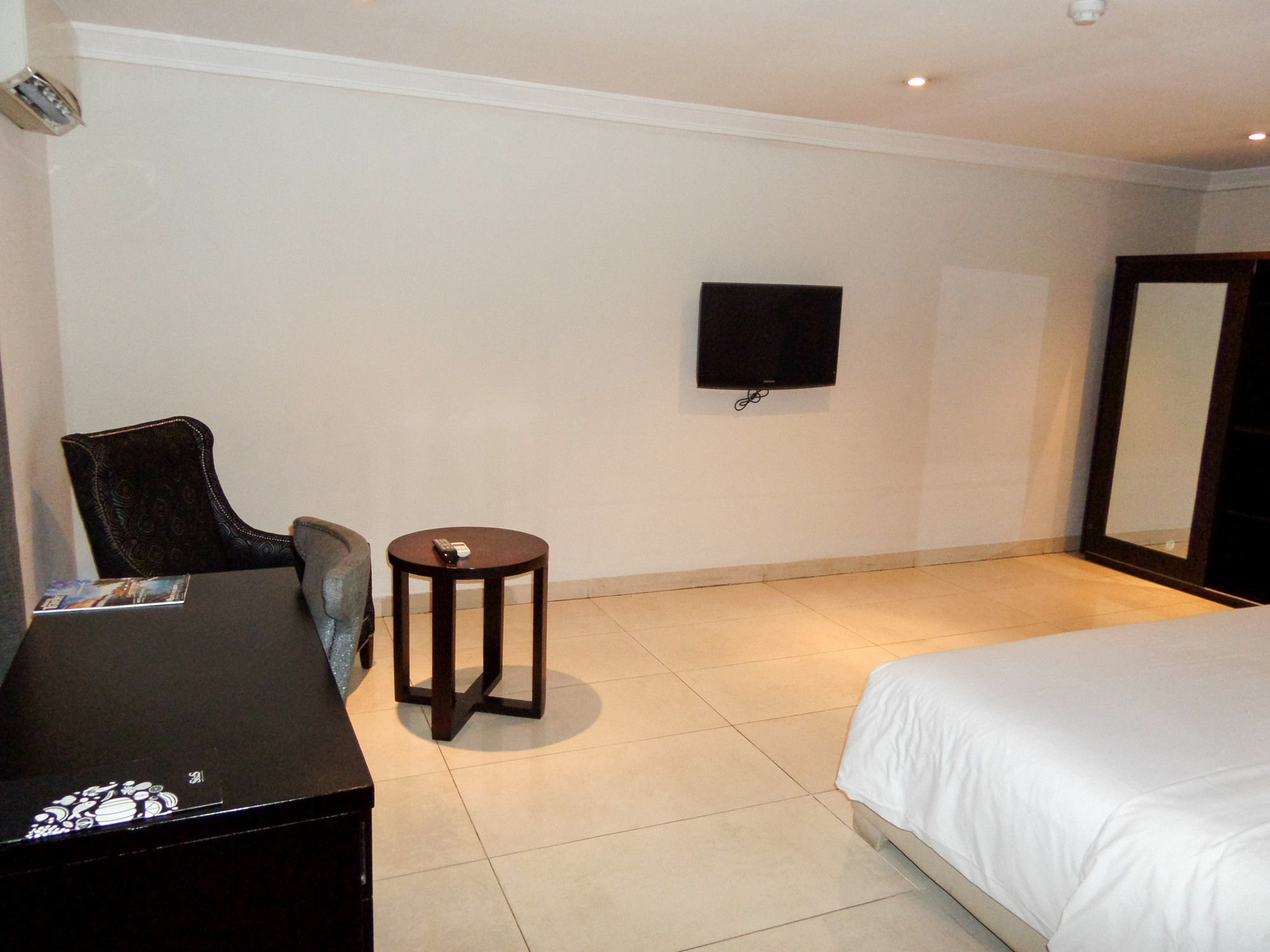 לגוס S & S Hotel & Suites מראה חיצוני תמונה